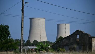 У Франції через аномальну спеку зупинили три ядерні реактори