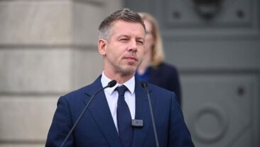 Венгрія: парламент ухвалив поправку для усунення президента та голови Конституційного суду