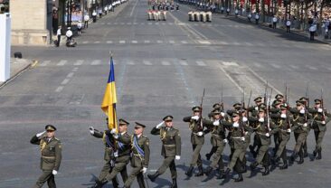 Герої України на маршах Парижа: ЗСУ підкорюють світ