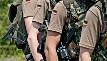 В Україні зростає кількість чоловіків, які відмовляються від військової служби