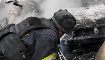 Окупантські дрони вчергове атакували Херсон: троє українців отримали поранення