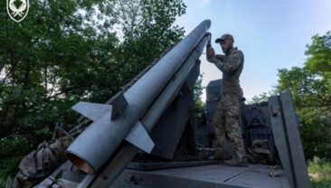 Активні бойові дії на Сході України: нові атаки російських окупантів