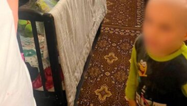 У харків’янки, яка побила сина на вулиці, вилучили дітей