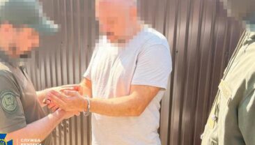 Силовий удар по окупантам: вишиванці захисники затримують чиновників