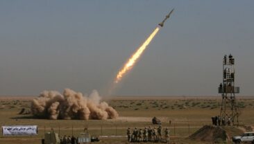 Бахрейн і Кувейт вживають заходів безпеки через загрозу ракетних атак.