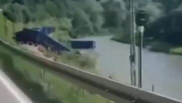 Аварія вантажного поїзда в Польщі: шість вагонів зійшли з рейок