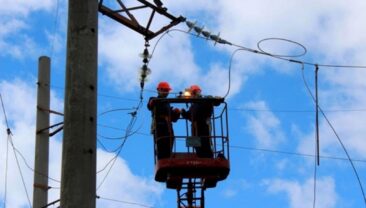 Нові відключення електроенергії в чотирьох областях України