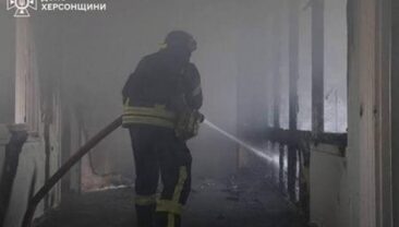 Окупанти обстріляли лікарню в Херсоні: кількість постраждалих зростає