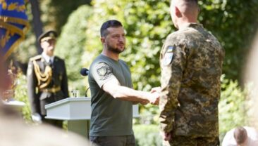Президент України нагородив 472 захисників держави