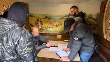 Затримання чиновника Укрзалізниці: справа про хабар у 100 тисяч доларів