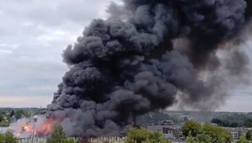 Варшава: Пожежа в автосалоні та автомайстерні знищила значні площі