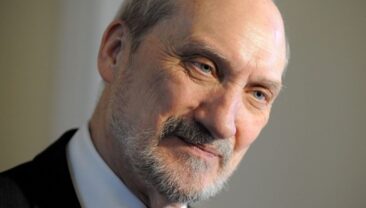 Польська прокуратура передала в суд справу проти екс-міністра оборони Мацеревича