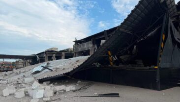 Окупант скинув бомби на склади «Нової пошти» в Ізюмі