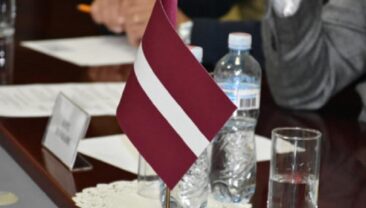 Агресори з РФ пошкодили консульство Латвії у Слов’янську: реакція президента Зеленського