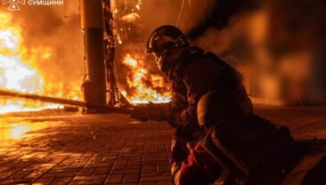 Окупанти завдали удару по поштовому відділенню в Сумах: є загиблі