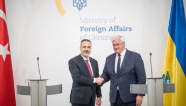 Україна та Туреччина обговорили шляхи відновлення свободи судноплавства