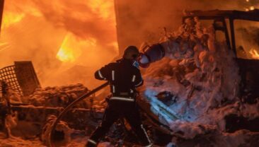 Окупанти вдарили по Новій Пошті в Сумах: на жаль, три життя обірвано