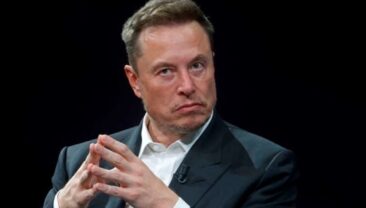 Маск заявив про контрабанду терміналів Starlink до Росії