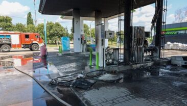 Російські удари зруйнували автозаправки на трасі між Харковом і Полтавою