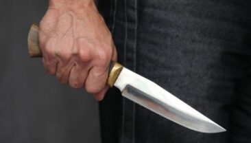 Атака ножем у Парижі: троє поранених, двоє в критичному стані