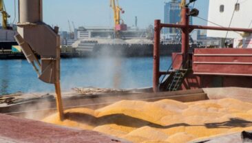 Блокування морських портів завдає серйозного удару економіці України