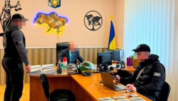 Суддю на Харківщині затримали за отримання хабара в 2000 доларів