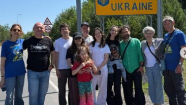 Джесси Айзенберг підтримує дітей в Україні
