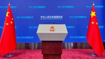 Китай засудив грошові пожертви та відвідування храму Ясукуні японськими політиками, звинувативши їх у спробах кинути виклик післявоєнному міжнародному порядку