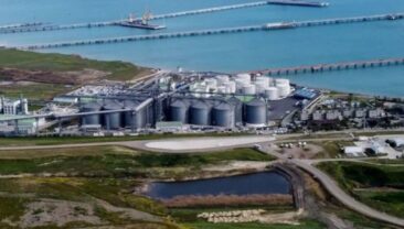 Удар українських дронів по морському терміналу в Росії