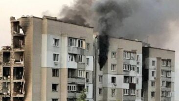 Авіаудар по Дніпровському району: росіяни скинули бомби на багатоповерхівку