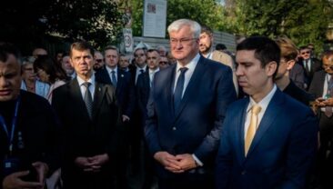 Київ: Нарада послів України із вшануванням пам’яті героїв
