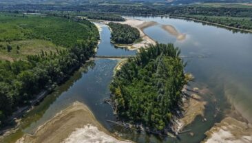 Румунські військові планують підрив скелі на Дунаї