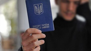 Кабмін змінив правила обслуговування захисників України в консульствах за кордоном