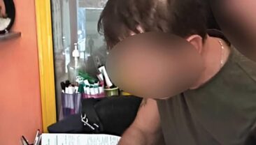 Директора мовного центру підозрюють у розбещенні неповнолітніх учениць