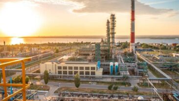 Саратовський НПЗ призупинив роботу після атаки дронів