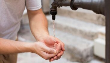 У Марганці й околицях триває криза з питною водою через аварію на водоводі