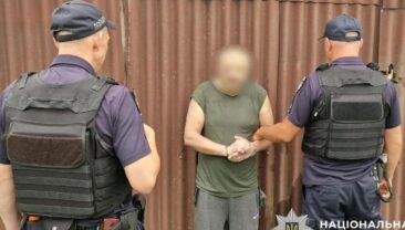 На Буковині затримали чоловіка, який пораненим двох героїчних поліцейських