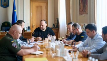 Стефанчук провів нараду з військовими – об’єднаємо зусилля в боротьбі з агресором