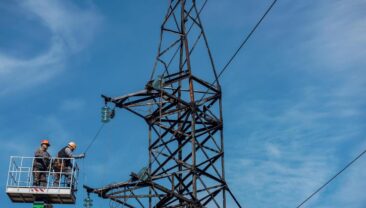 Героїчна боротьба: енергетика трьох областей під ударом агресорів