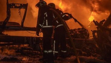 В Сумах запалали вогнища після масованої атаки агресора