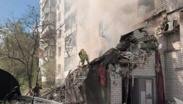 Окупанти завдали удару по Чернігову: 14 захисників постраждали