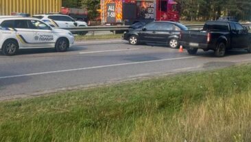 У Житомирській області автобус зіткнувся з автомобілем: семеро постраждалих