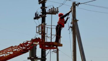 Чотири області України знову борються з агресорами