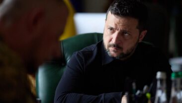 Зеленський наказав завдавати ударів по окупантам: 1000 БПЛА щодня