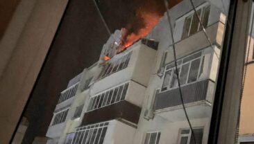 В Борисполі внаслідок атаки агресора загорілася багатоповерхівка