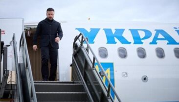 Окупанти двічі намагалися атакувати літак Президента Зеленського