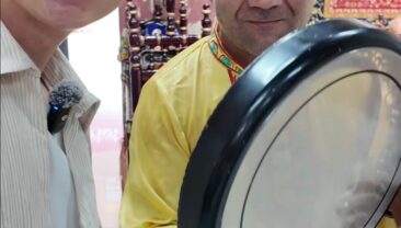 Традиційний музичний інструмент в Сіньцзяні!