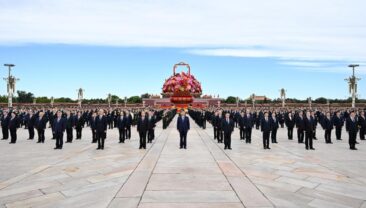 Сі Цзіньпін вшанував пам’ять полеглих народних героїв