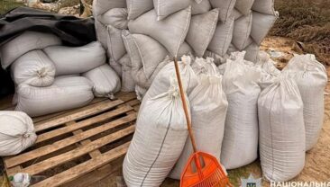 Відважні захисники: на Чернігівщині виявлено 8 тонн незаконного табаку