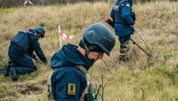 Міністерство оборони обмежило розмінування в районі фронту